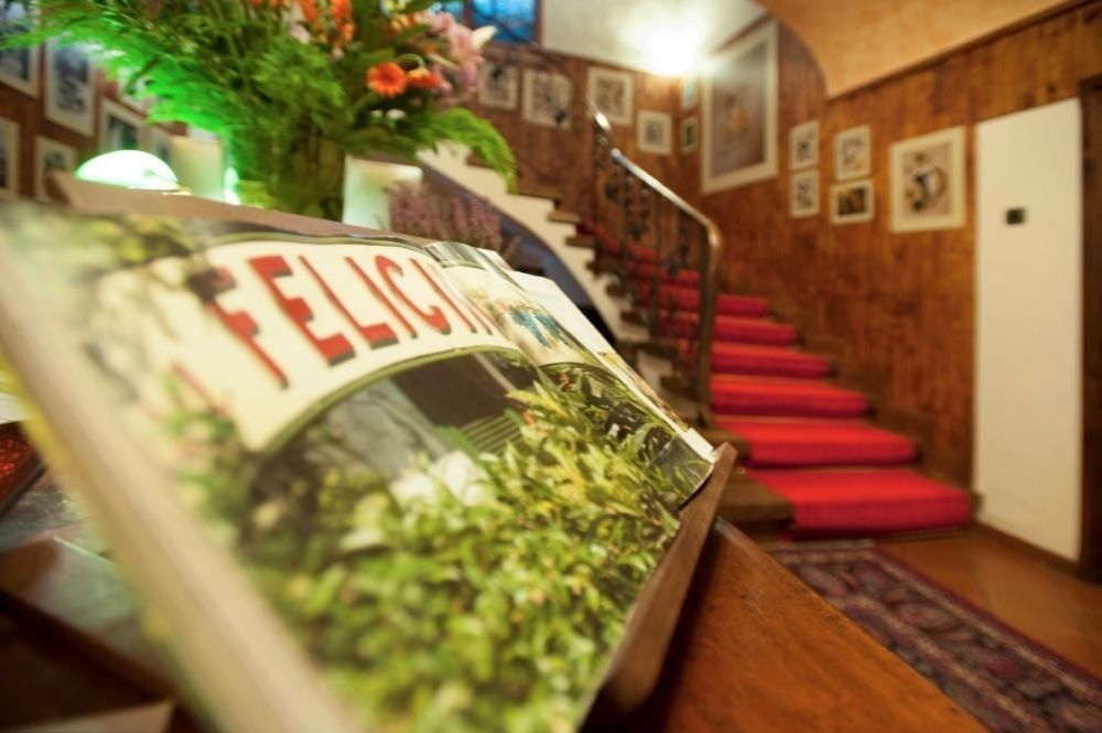 Felicin - Ristorante Albergo "Dimora Storica" Монфорте-д'Альба Экстерьер фото
